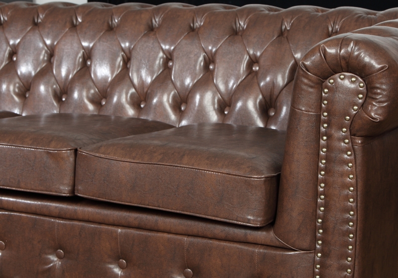 MODELL:  " CHESTERFIELD CLASSIC “  2 - SITZER SOFA IN  LEDER LOOK PREMIUM