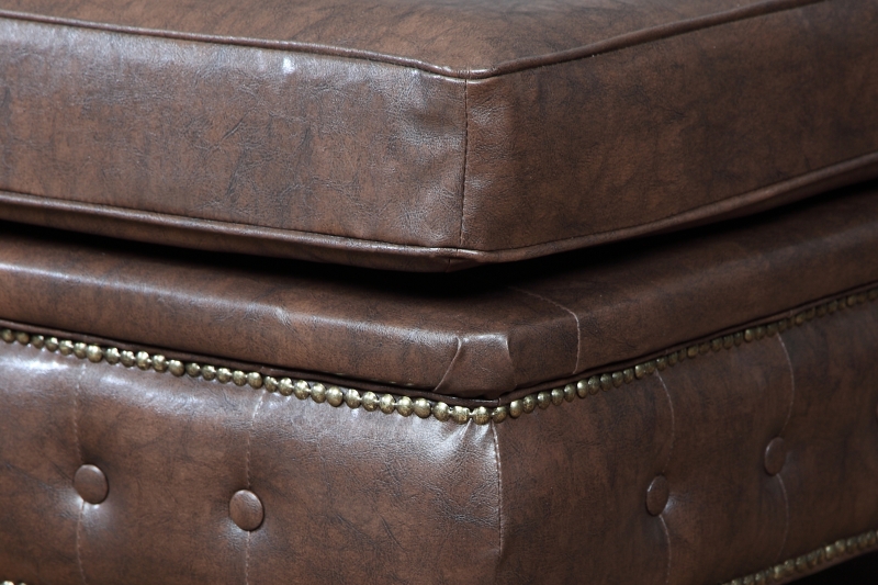 MODELL:  " CHESTERFIELD CLASSIC “   HOCKER - GROSS ( 100 x 100 cm ) IN  LEDER LOOK PREMIUM